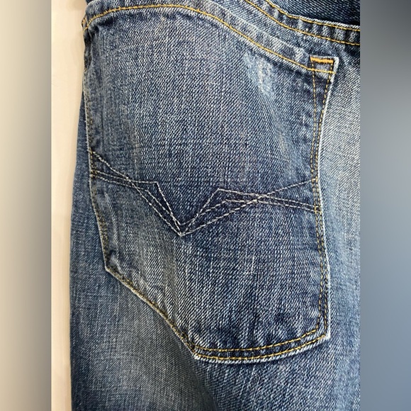 EUC MEN’S GUESS DISTRESSED MEDIUM JEANS DESMOND RELAXED FIT 36x32 - Picture 5 of 14
